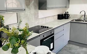 Modern Flat With Free Parking Close To Birmingham Centre